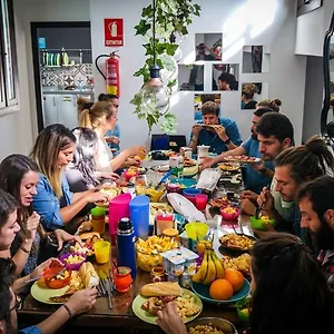 https://lights-out-hostel.es-andalucia.com